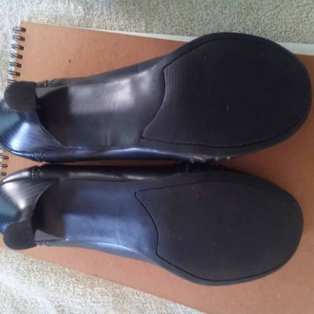GREAT UC J black heels